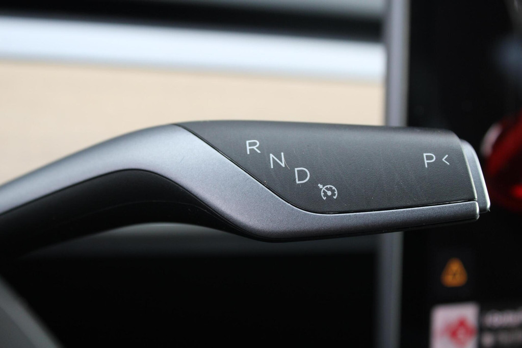 Tesla Model 3 AWD (K333HJ) met abonnement