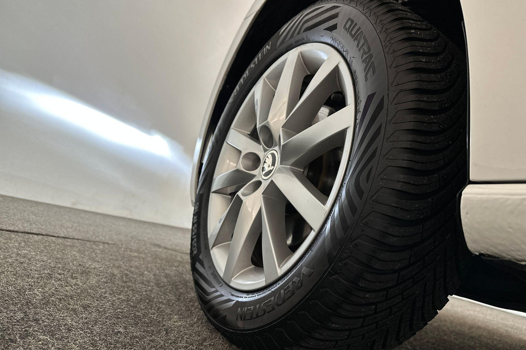 ŠKODA Scala (L741HH) met abonnement