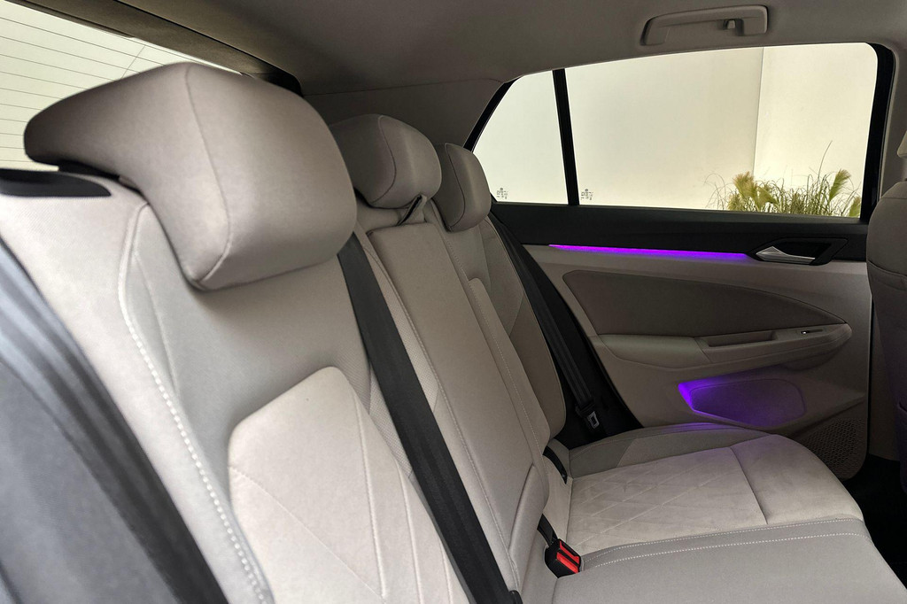 Volkswagen Golf (JVK27R) met abonnement