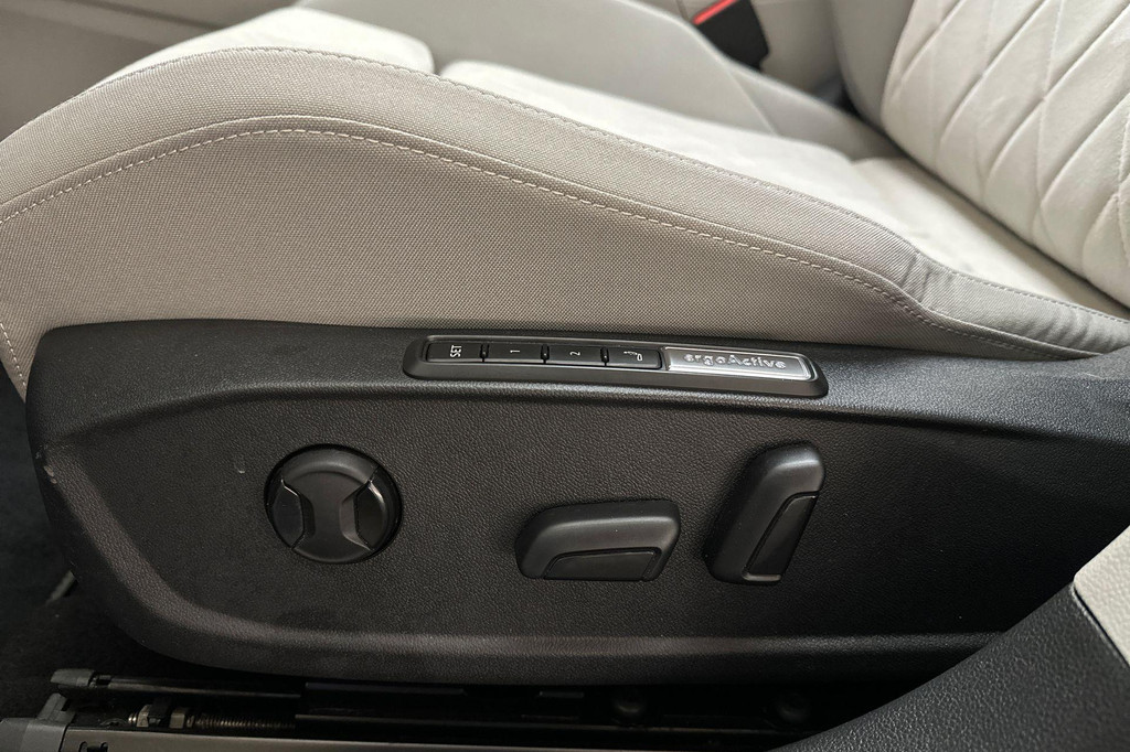 Volkswagen Golf (JVK27R) met abonnement