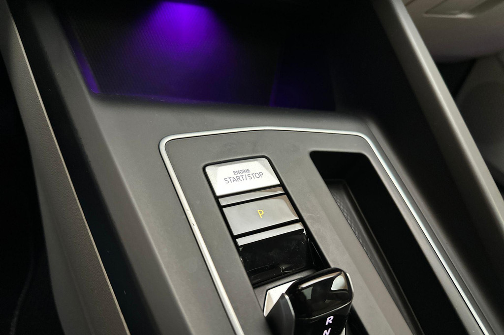 Volkswagen Golf (JVK27R) met abonnement