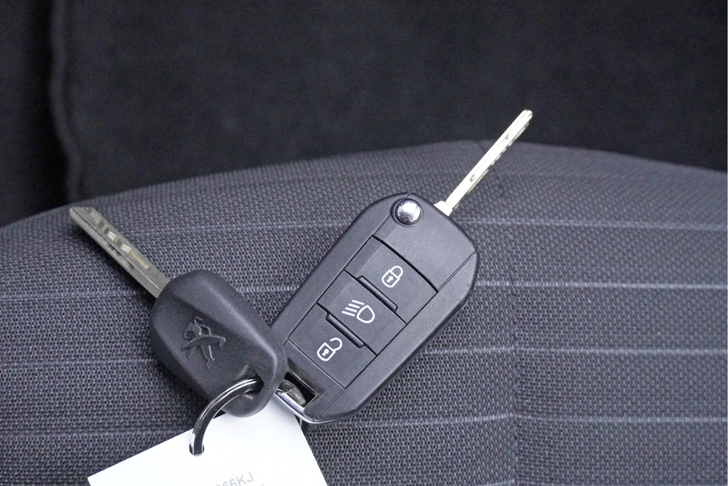 Peugeot 208 (K066KJ) met abonnement