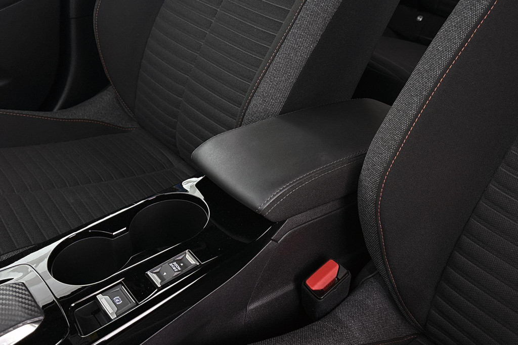 Peugeot e-2008 (T698NV) met abonnement