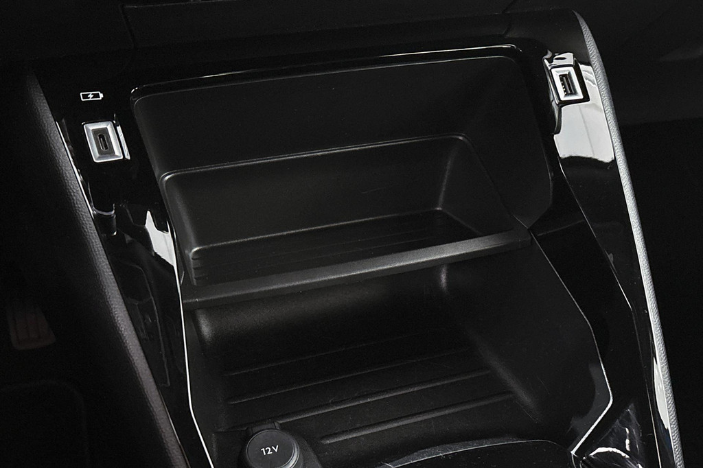 Peugeot e-2008 (T698NV) met abonnement