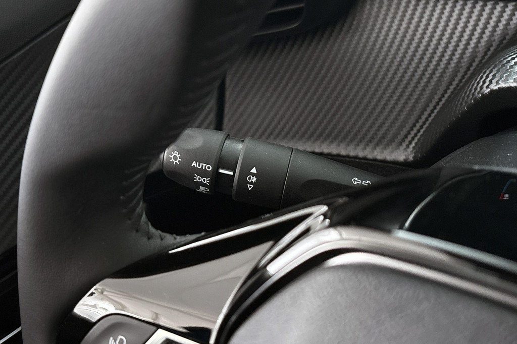 Peugeot e-2008 (T698NV) met abonnement