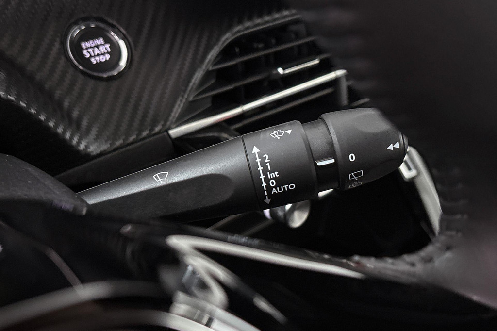 Peugeot e-2008 (T698NV) met abonnement