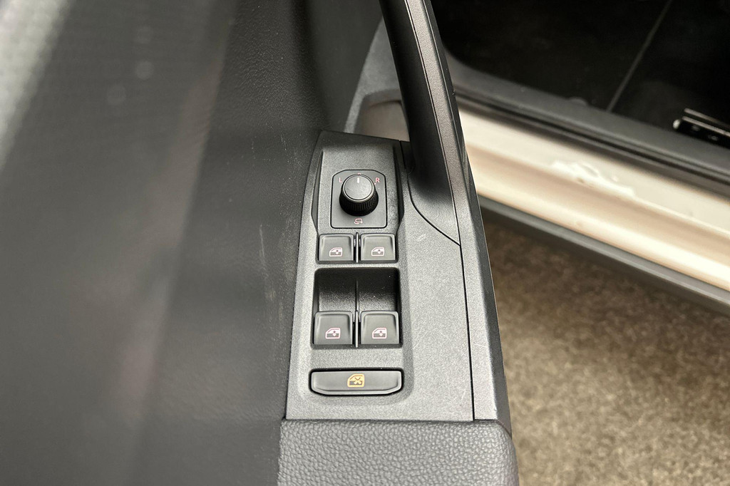 Seat Arona (J019VH) met abonnement