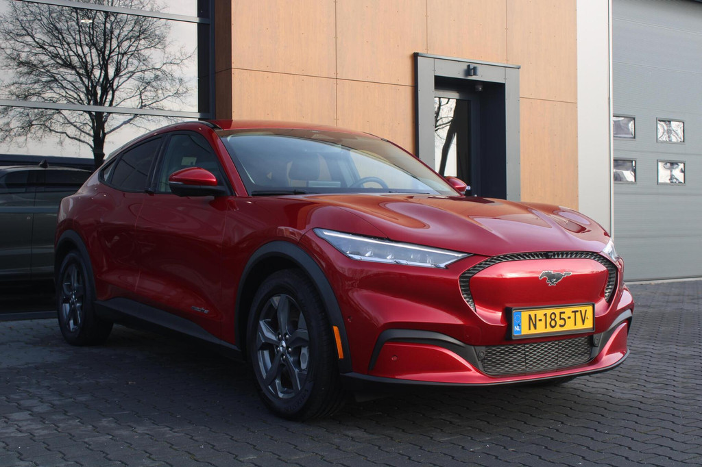 Ford Mustang Mach-E (N185TV) met abonnement