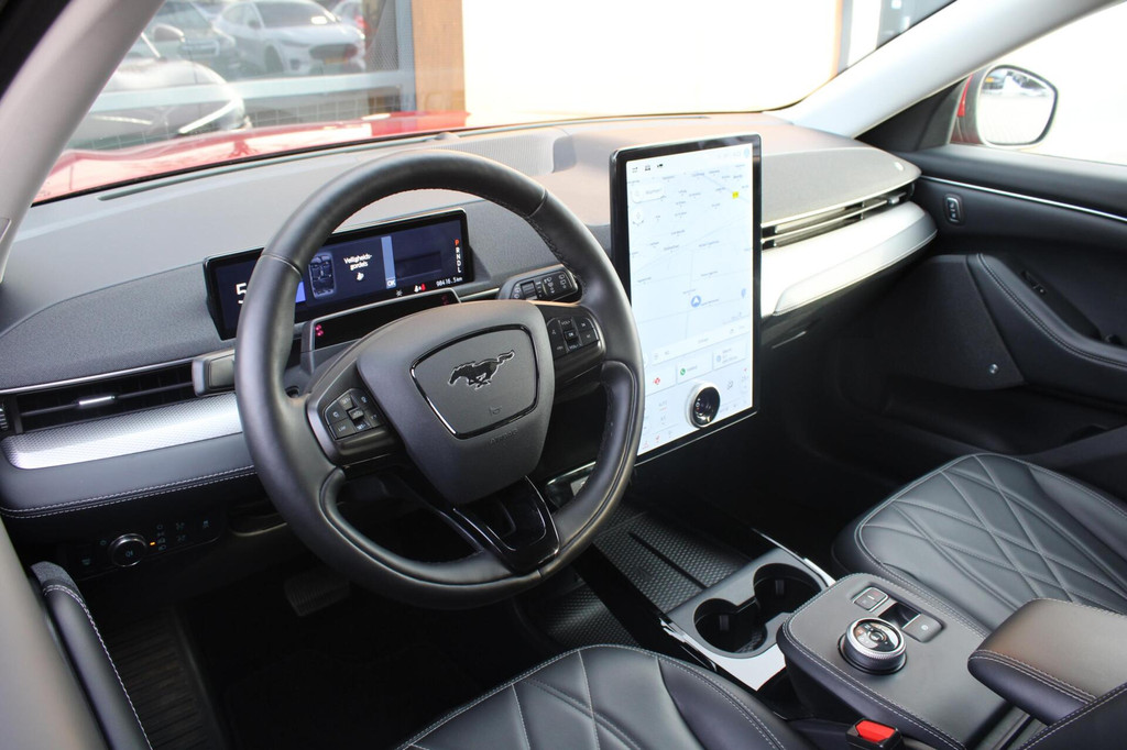 Ford Mustang Mach-E (N185TV) met abonnement