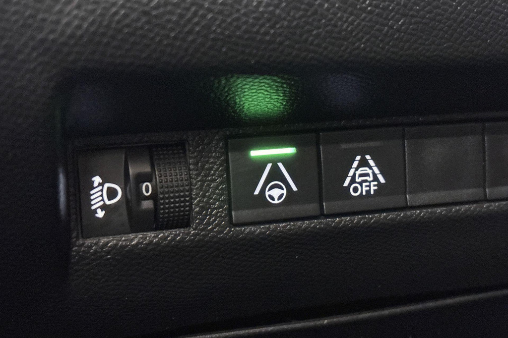 Peugeot e-2008 (R041TK) met abonnement