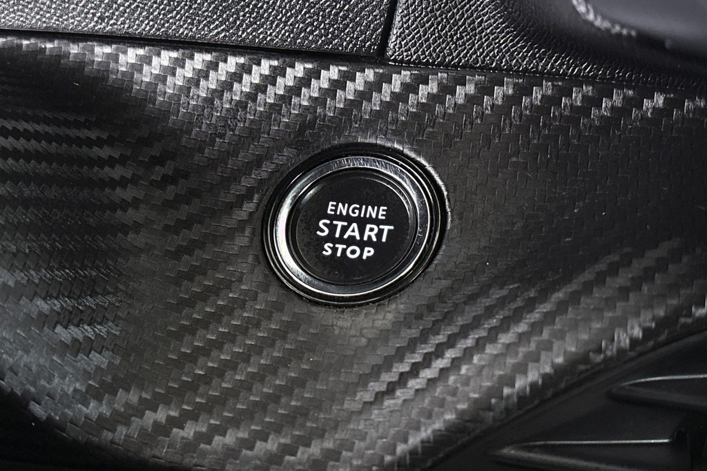 Peugeot e-2008 (R041TK) met abonnement