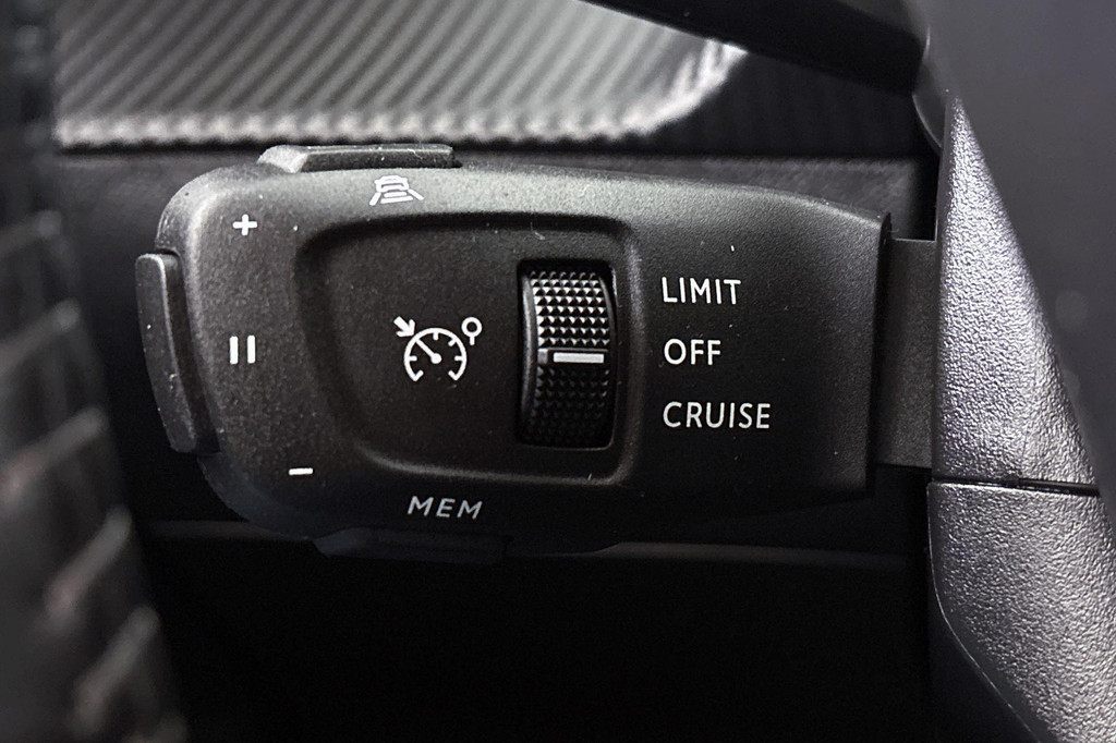 Peugeot e-2008 (R041TK) met abonnement