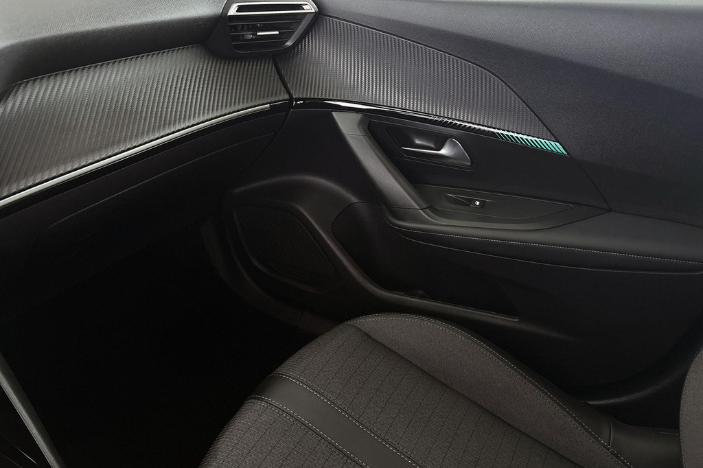 Peugeot e-2008 (R041TK) met abonnement