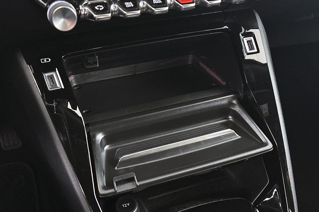 Peugeot e-2008 (R041TK) met abonnement