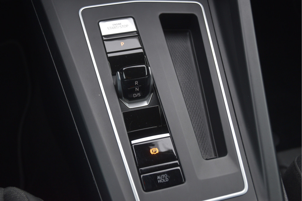 Volkswagen Golf (JRL64R) met abonnement