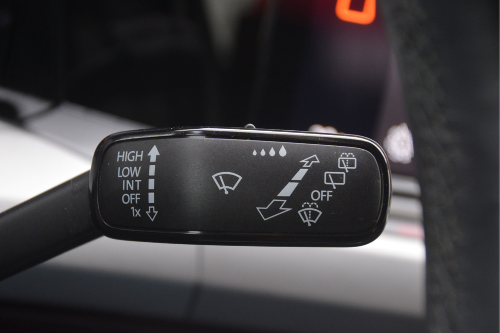 Volkswagen Golf (JRL64R) met abonnement