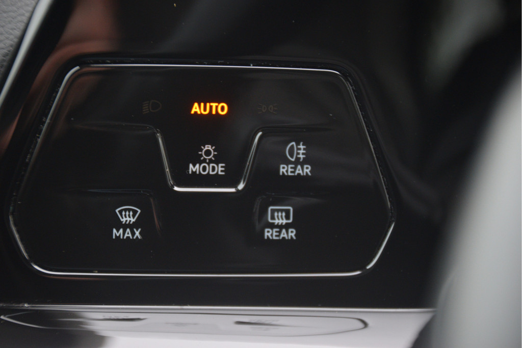 Volkswagen Golf (JRL64R) met abonnement