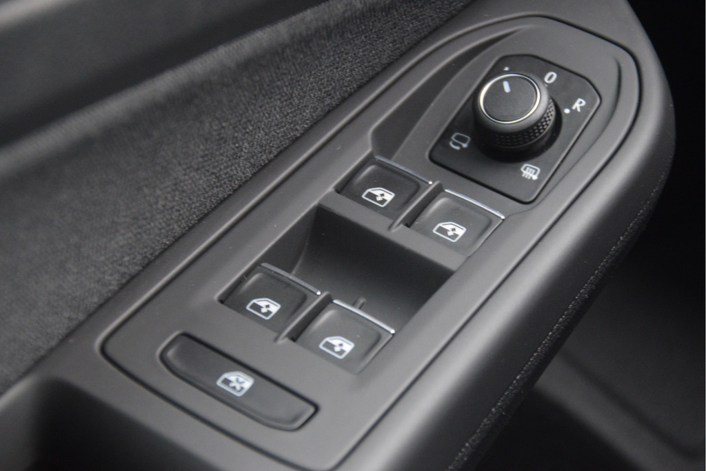 Volkswagen Golf (JRL64R) met abonnement