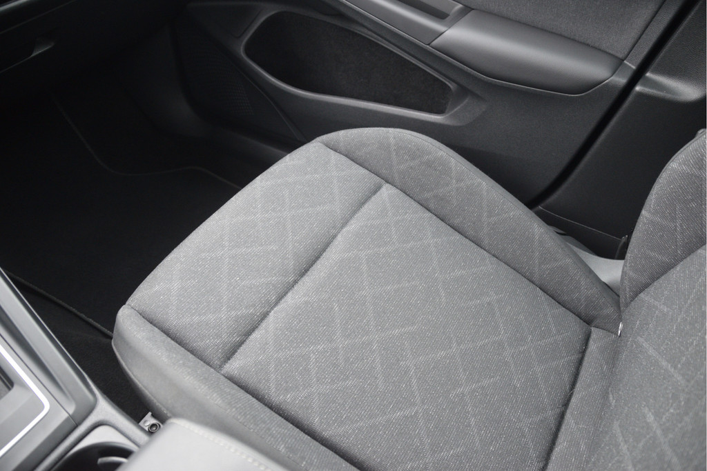 Volkswagen Golf (JRL64R) met abonnement