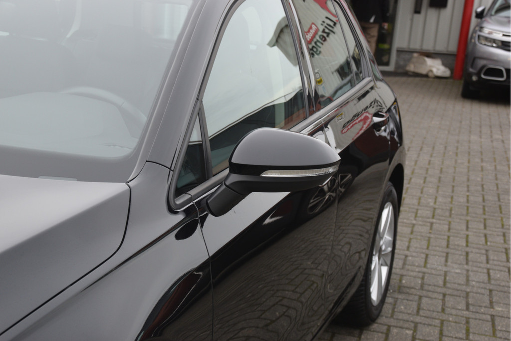 Volkswagen Golf (JRL64R) met abonnement