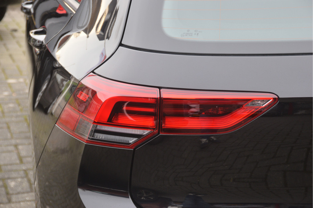 Volkswagen Golf (JRL64R) met abonnement