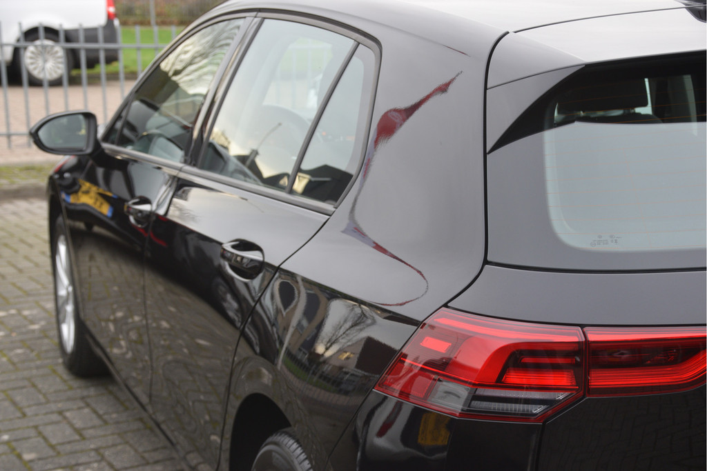 Volkswagen Golf (JRL64R) met abonnement