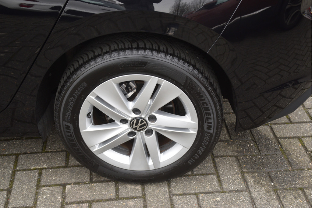 Volkswagen Golf (JRL64R) met abonnement