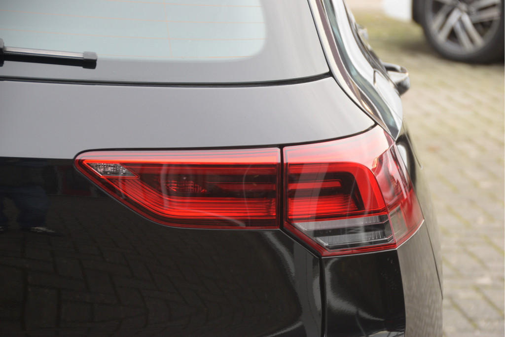 Volkswagen Golf (JRL64R) met abonnement