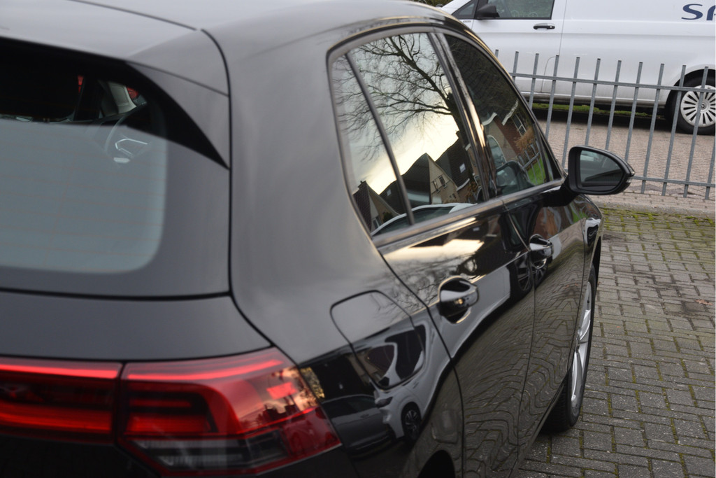 Volkswagen Golf (JRL64R) met abonnement