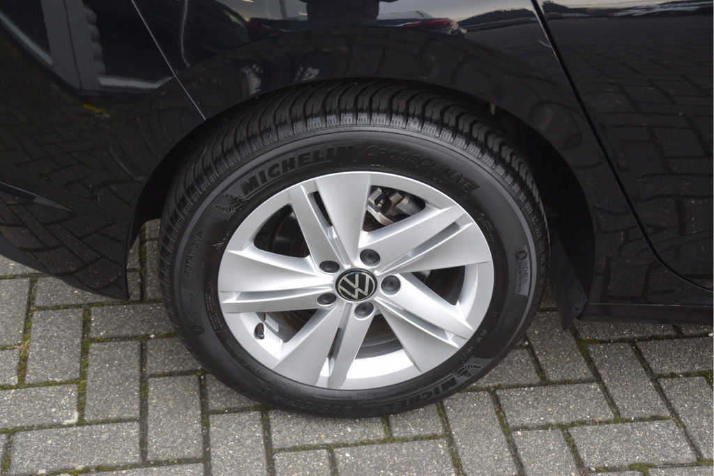 Volkswagen Golf (JRL64R) met abonnement