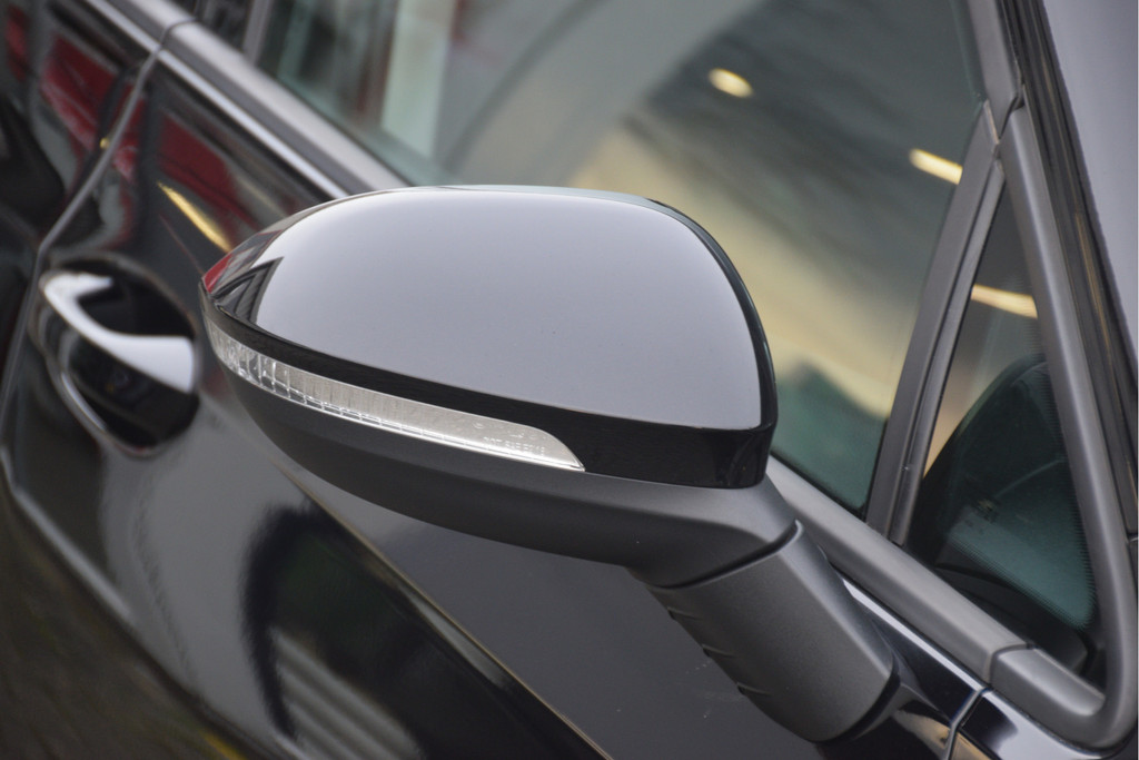 Volkswagen Golf (JRL64R) met abonnement