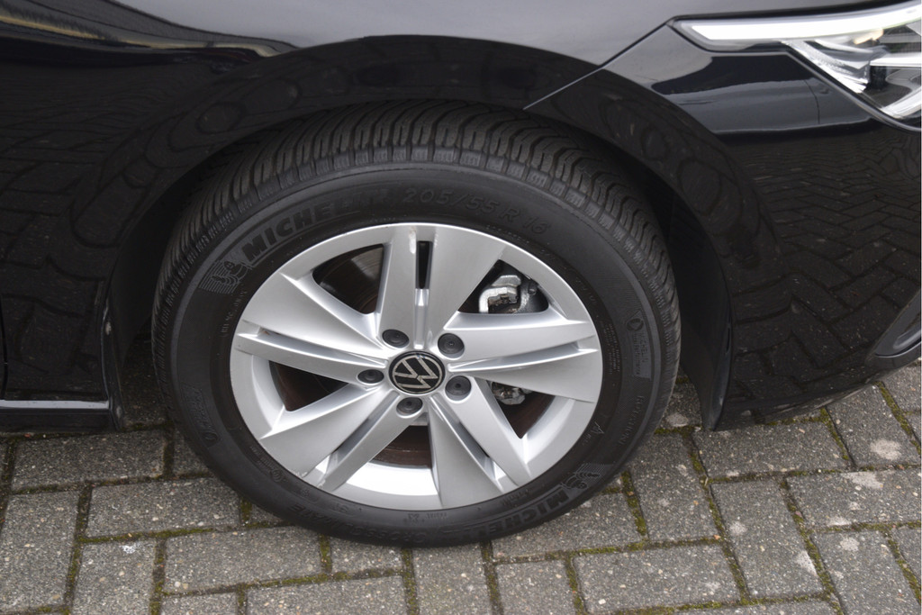 Volkswagen Golf (JRL64R) met abonnement