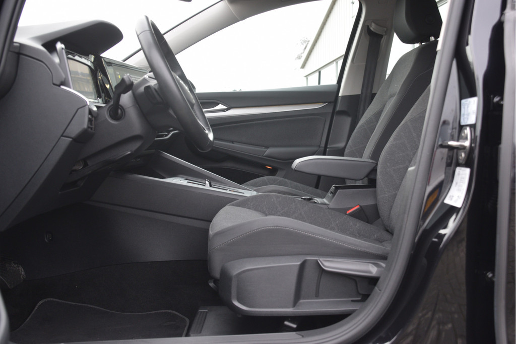 Volkswagen Golf (JRL64R) met abonnement