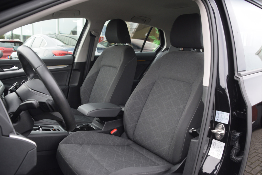 Volkswagen Golf (JRL64R) met abonnement