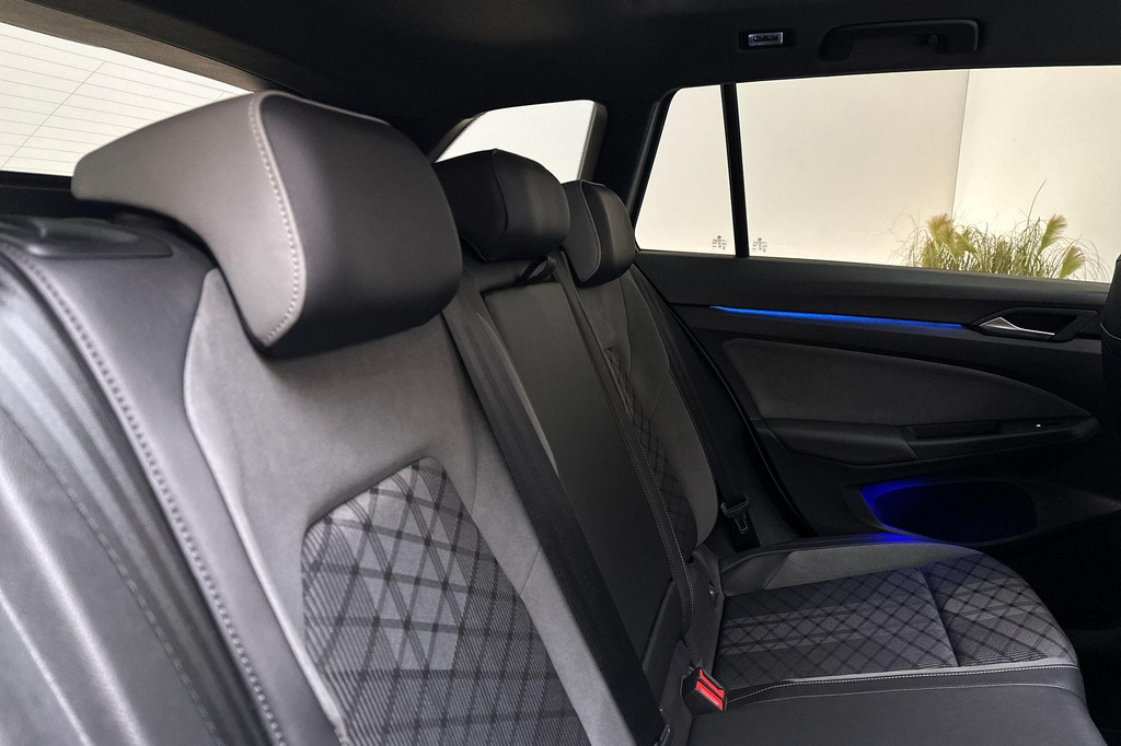 Volkswagen Golf (JVH29H) met abonnement