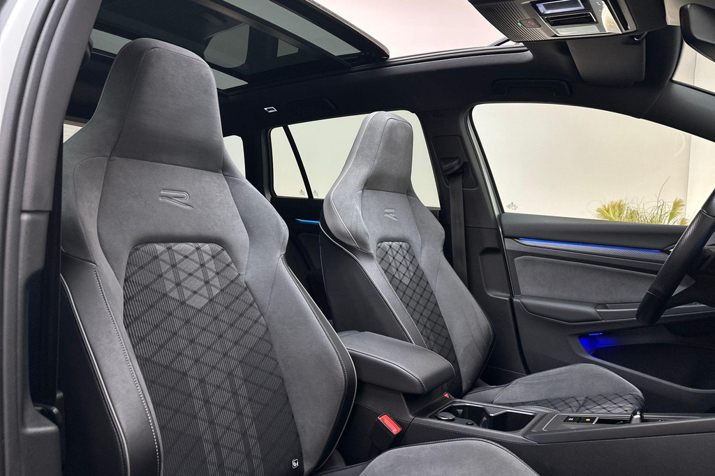 Volkswagen Golf (JVH29H) met abonnement