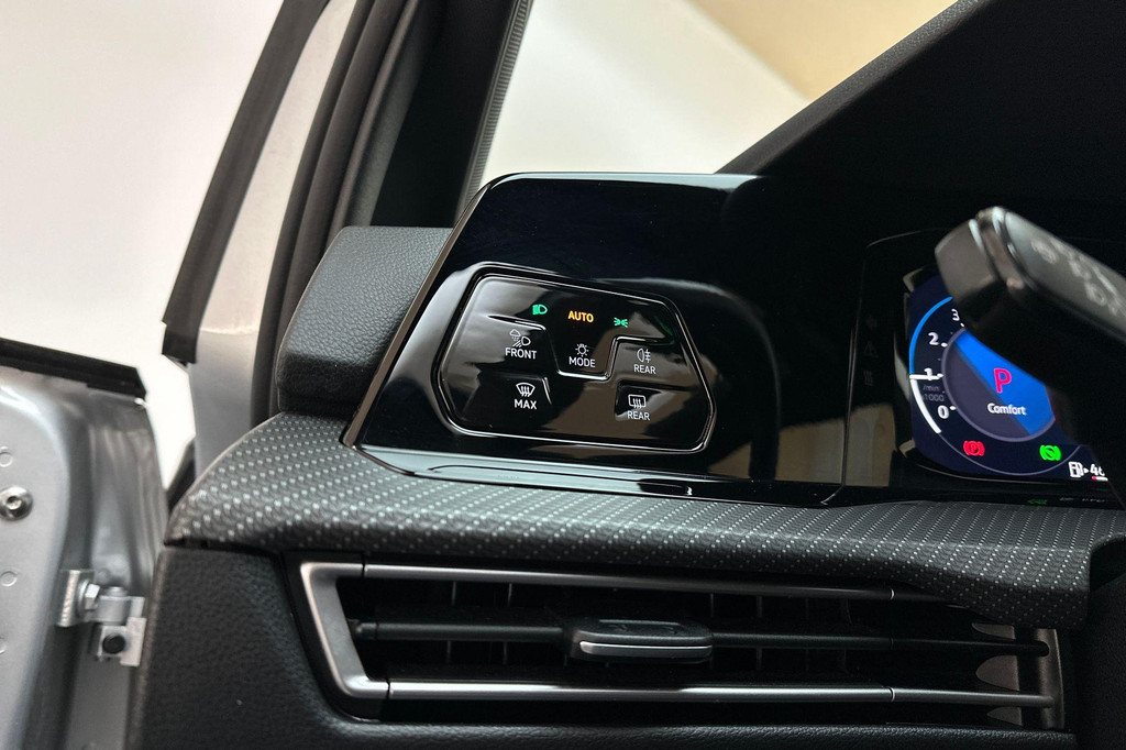 Volkswagen Golf (JVH29H) met abonnement