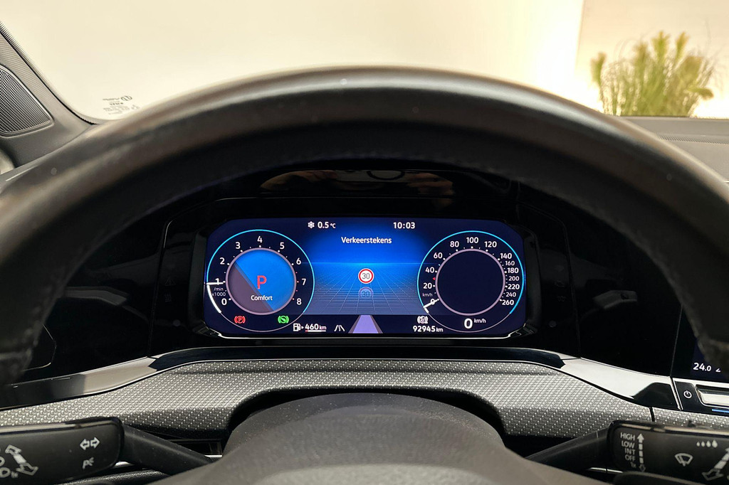 Volkswagen Golf (JVH29H) met abonnement