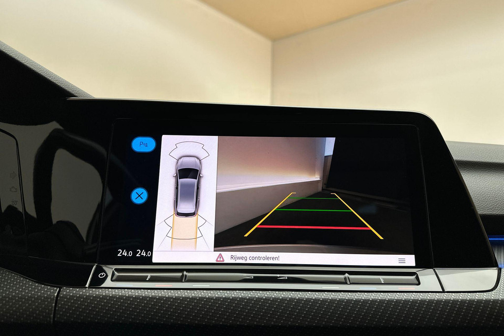 Volkswagen Golf (JVH29H) met abonnement