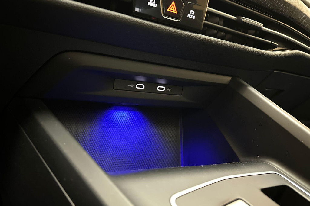 Volkswagen Golf (JVH29H) met abonnement