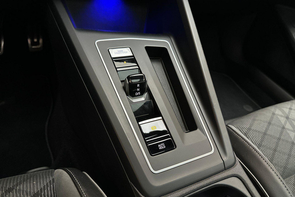 Volkswagen Golf (JVH29H) met abonnement