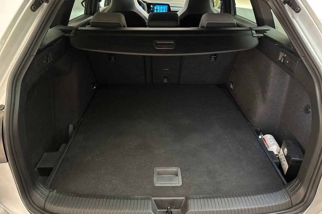 Volkswagen Golf (JVH29H) met abonnement