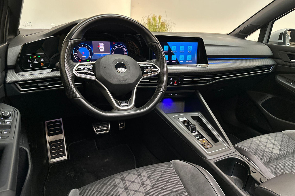 Volkswagen Golf (JVH29H) met abonnement