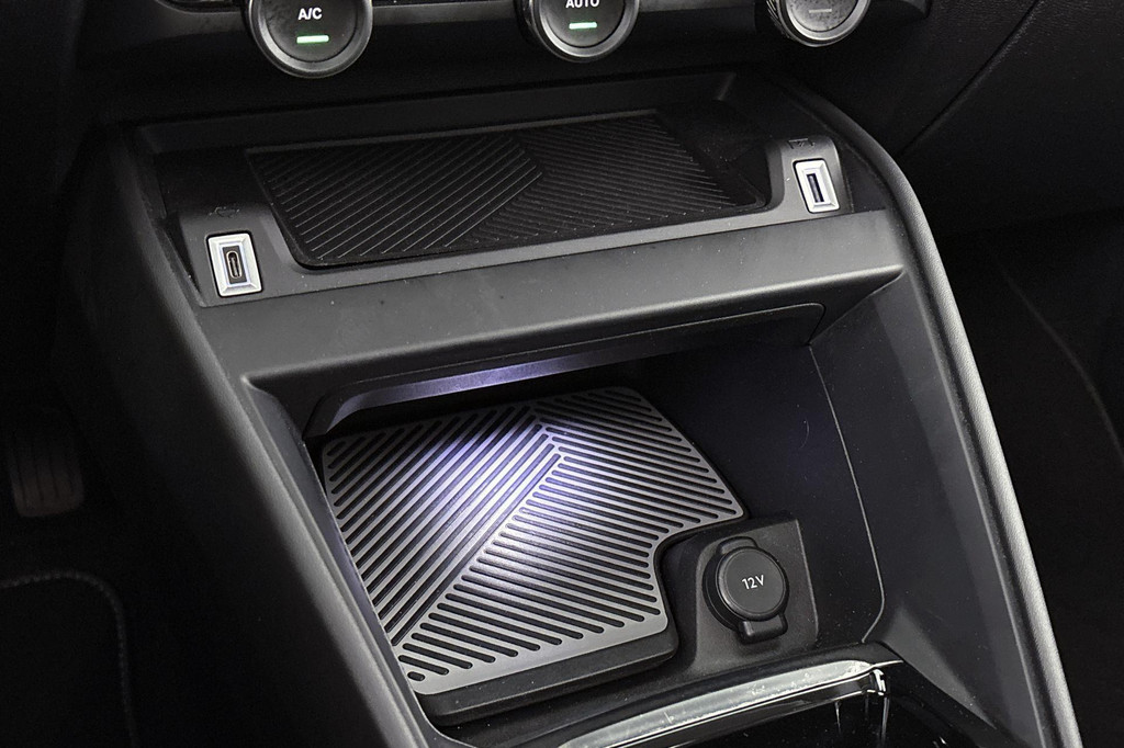 Citroën Ë-C4 (N369LT) met abonnement