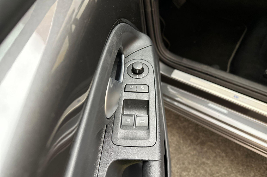 Volkswagen e-up! (JVP80J) met abonnement