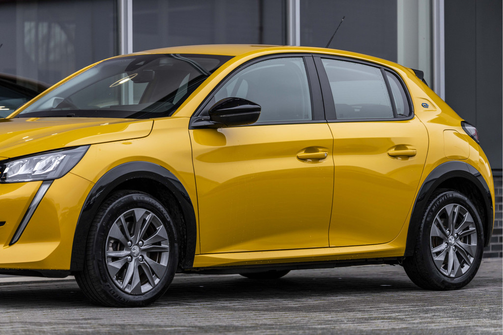 Peugeot e-208 (S006TX) met abonnement