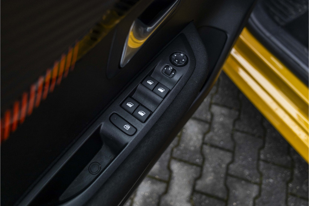 Peugeot e-208 (S006TX) met abonnement