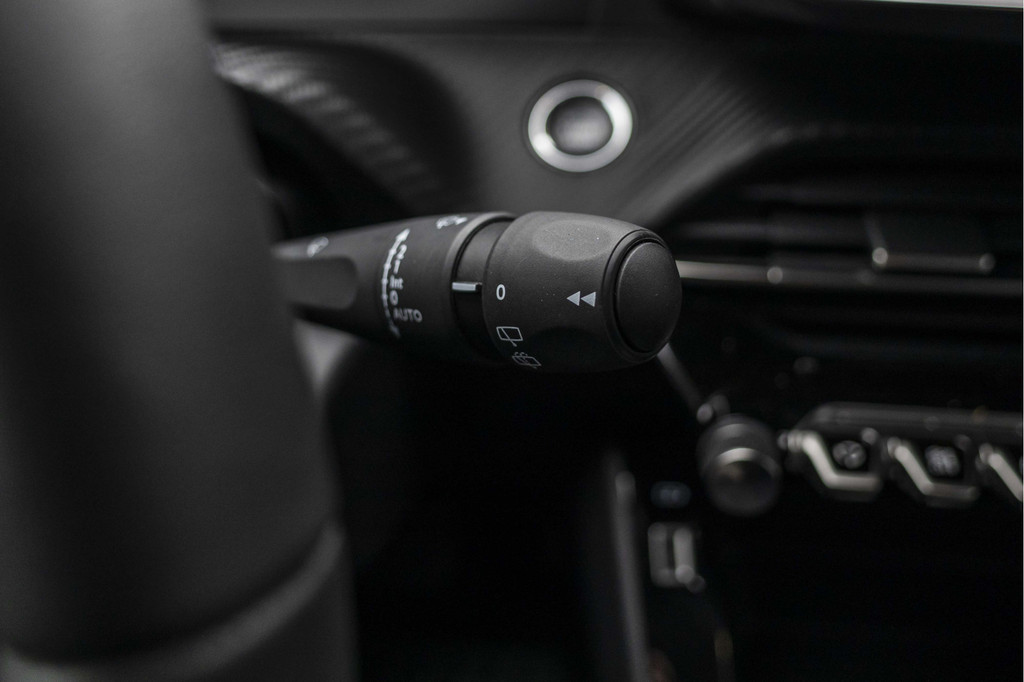 Peugeot e-208 (S006TX) met abonnement