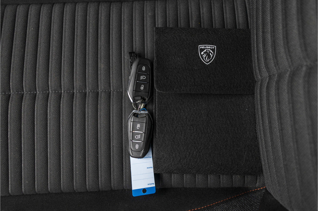 Peugeot e-208 (S006TX) met abonnement