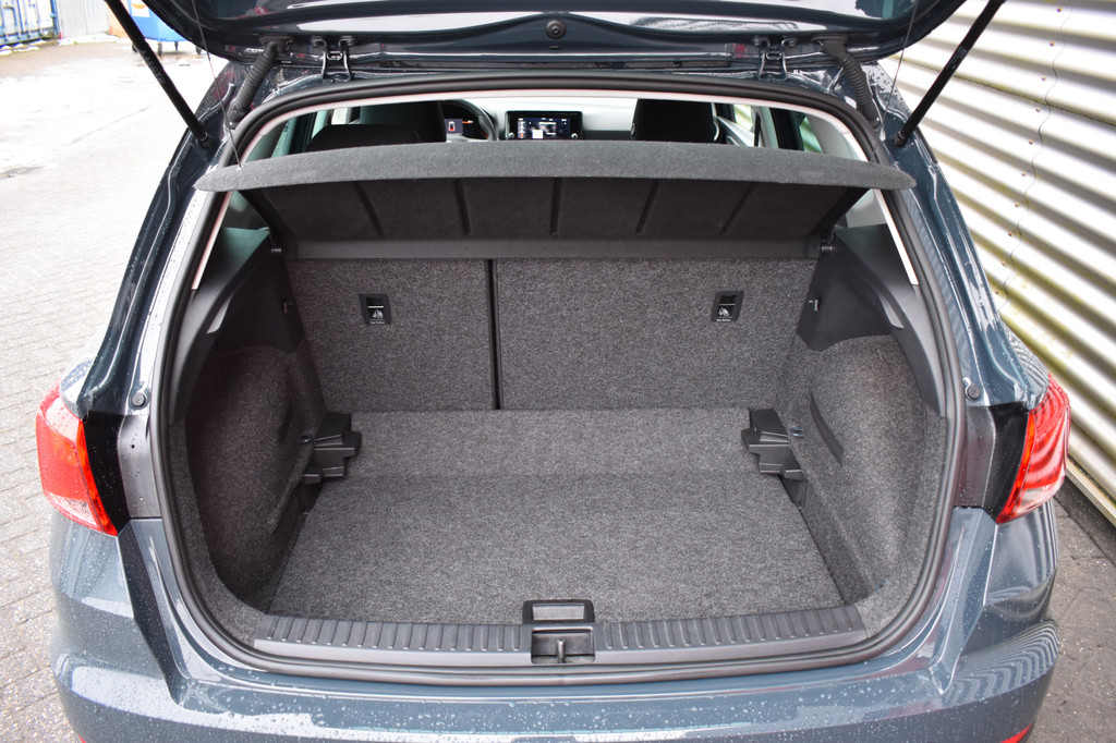 Seat Arona (JTZ26B) met abonnement